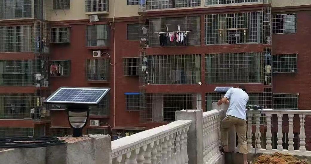 鋰電池太陽能路燈在雨天如何工作？